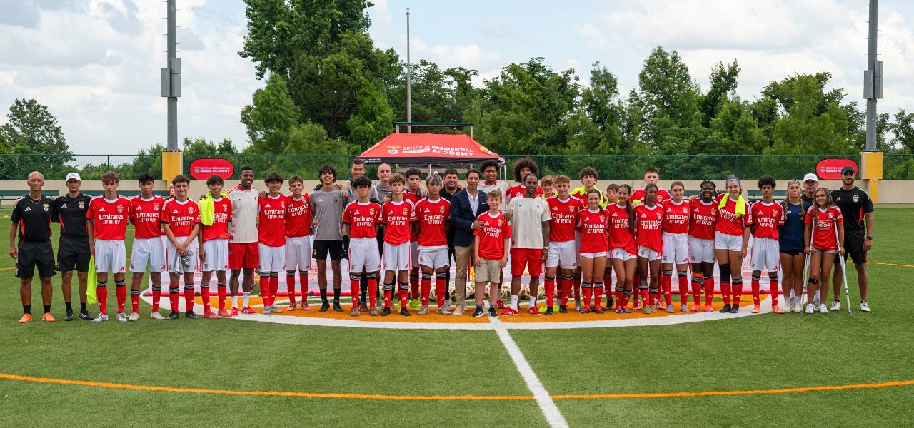 Benfica players with incoming academy students at Saint Leo University