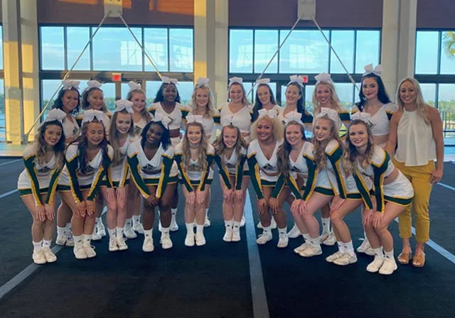 Cheerleading team photo - 2022