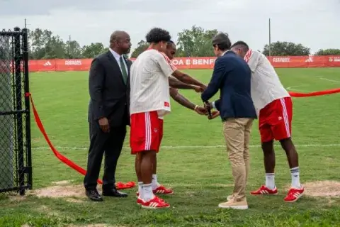 Benfica Field Ribbon-cutting