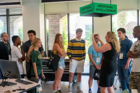 web-image-dr-kiss-gives-tour-of-robotics-lab