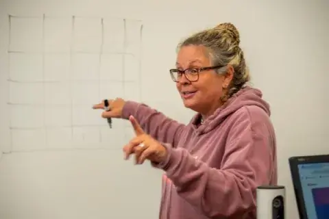 web-image-dr-monika-kiss-explains-pixels-to-campers