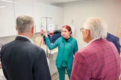 web-image-nursing-student-samantha-chapman-explains-IV