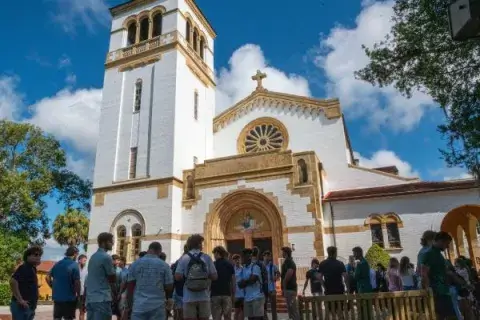 web-image-students-outside-abbey-church