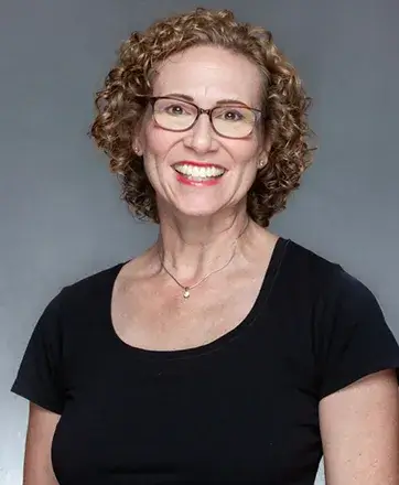 Laurie Gens Headshot