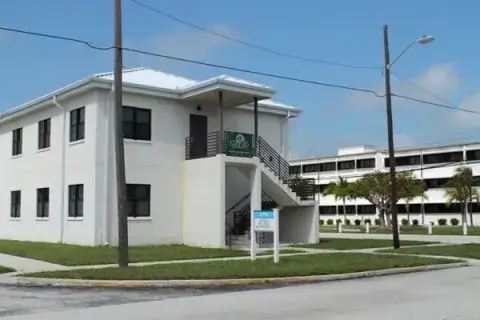 web-image-key-west-building