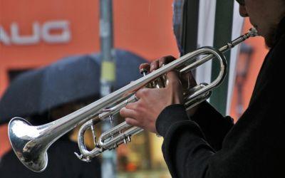 web-image-trumpet-student