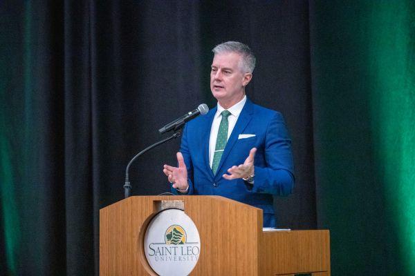 web-image-dr-jim-burkee-speaks